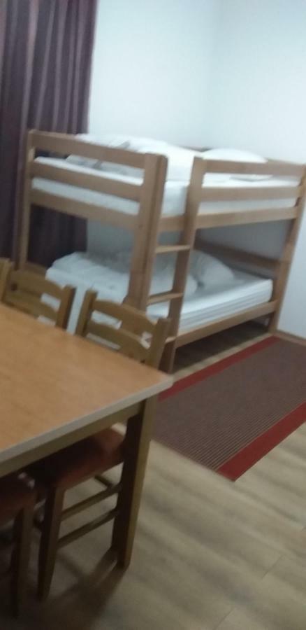 الشقق الفندقية Bujtinat E Lugines فالبني المظهر الخارجي الصورة